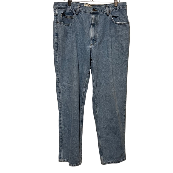 L.L. Bean Men's Relaxed Jeans - Blue Light Wash - Picture 1 of 12